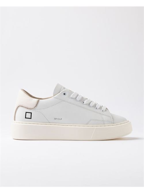 Sneakers bassa in pelle colore bianco.